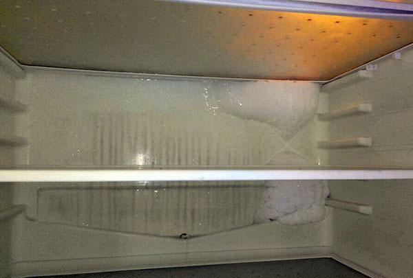 海尔冰箱结冰多是怎么回事 为什么海尔冰箱冷藏室结冰