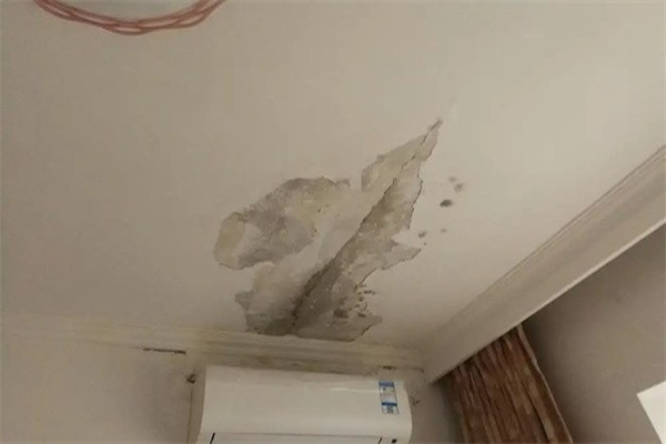 楼板开裂漏水到楼下怎样定责