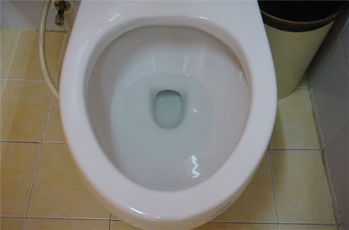 厕所马桶反臭味怎么处理