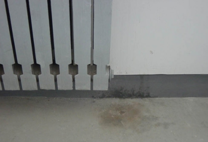 暖气管道漏水的主要原因  暖气管道漏水怎么处理